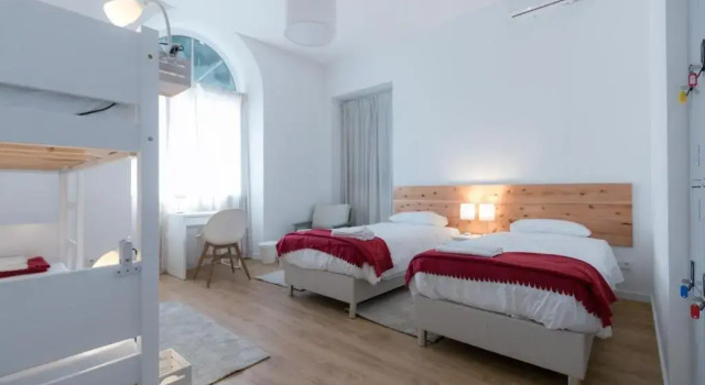Кровать в общем номере Lagoa Hostel & Suites