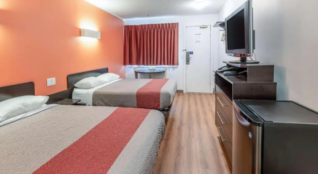Четырёхместный номер Deluxe Skyline Motel
