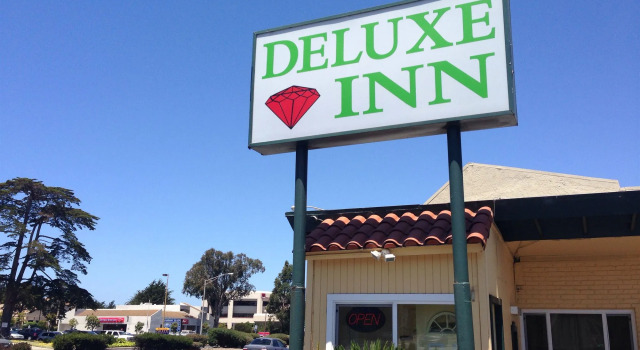 Deluxe Inn