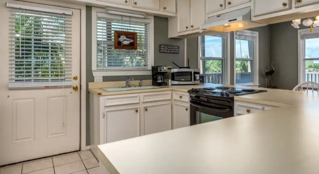 Bay Dream Believer - 853 Desoto Dr Both Sides 6 Bedroom Home by RedAwning, Boek Vakantiehuis Dauphin Island Alabama