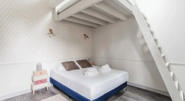 House for 18 People With Cinema Place Morny, Забронировать Апартаменты/квартира Отели Довиль с парковкой, рядом с Железнодорожный вокзал Трувиль-Довиль, Парковка