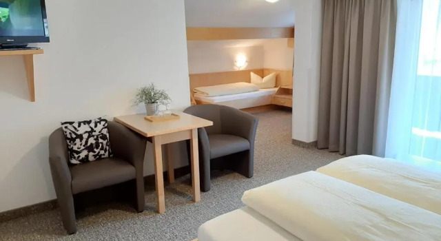 Четырёхместный номер Standard Hotel Garni Bergland