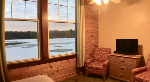 Двухместный номер Standard с видом на озеро Hanging Horn Lakeside Resort