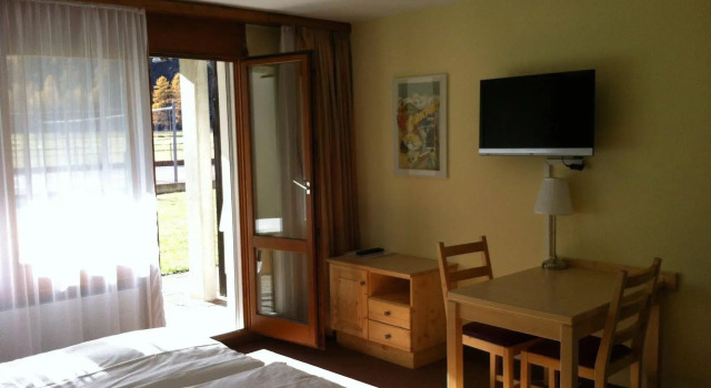 Aparthotel Monte Rosa - Tasch, Varaa Huoneisto Taesch Zermatt
