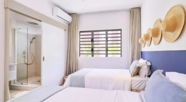 Les Estivales Beachfront Suites & Penthouses by LOV, Boek Hotel Hotels in Mauritius North Coast met parkeren, Parkeren