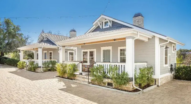 Четырёхместное бунгало c 1 комнатой Polo House and Bungalows