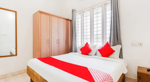 OYO Flagship 22598 Oval Retreat, Rezerwuj Hotel Hotele w Nowe Delhi z basenem, Basen