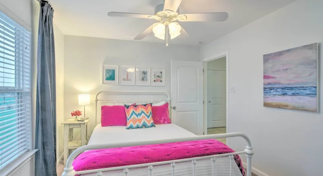 Коттедж Sea Isle Retreat: Restaurant, Bar & Marina On-site