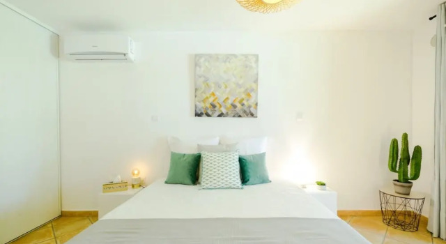 Sable Blanc, Book Hotel Hotels in Saint-Paul with Parking, Parking