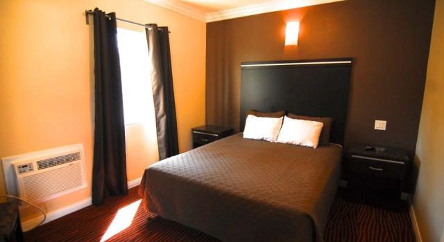 Studio City Inn