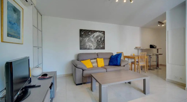 2 PIECES MODERNE AVEC TERRASSE ET PARKING A 3MN DES PLAGES !l- A1B230, Забронировать Апартаменты/квартира Отели Канн с парковкой, рядом с Le Croisette Casino Barriere de Cannes, Парковка