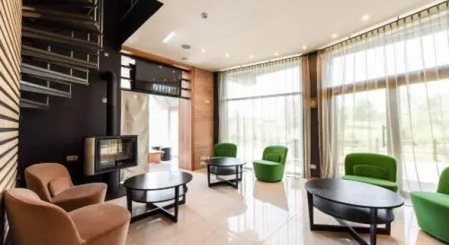 Romuvos parkas, Rezervați Hotel Hoteluri de 3 stele în Saltiniai, 3*