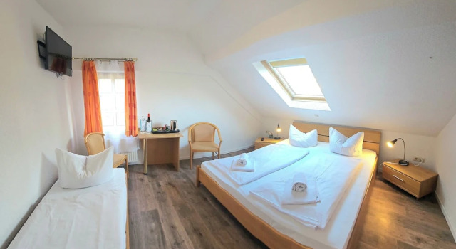 Трёхместный номер Economy Weinhotel des Riesling Zum Grünen Kranz