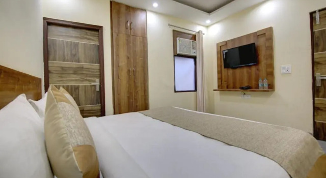 Двухместный номер Deluxe Hotel Premier Noida 135