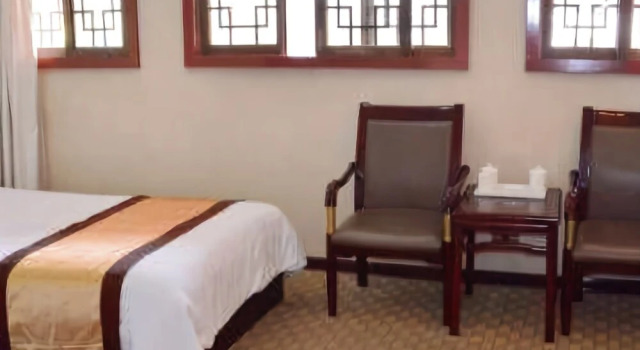 Wudang Mountain Tianyi Holiday Hotel, Prenota Hotel Hotel a Hubei con parcheggio, Parcheggio