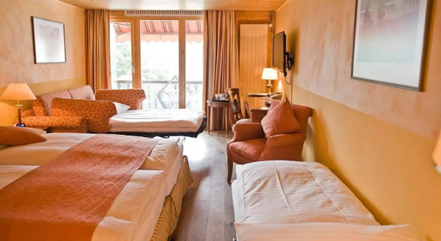 Люкс с балконом и с видом на горы Hotel Silberhorn - Residences & Spa Wengen