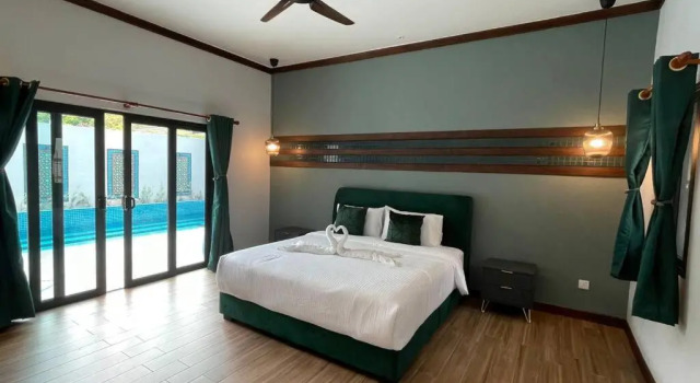 Villa Emerald: 3 Bedroom Pool Villa Near River