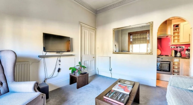 Comfortable 1 Bedroom Flat, Close To City Centre, Забронировать Отель Отели Эдинбурга с парковкой, рядом с Pilrig St. Paul's Church, Парковка