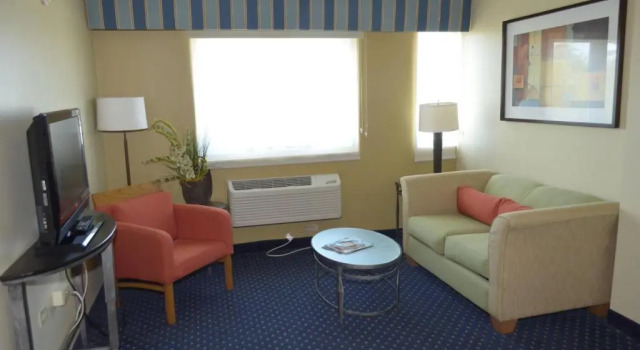 Двухместный полулюкс c 1 комнатой Courtyard Aguadilla