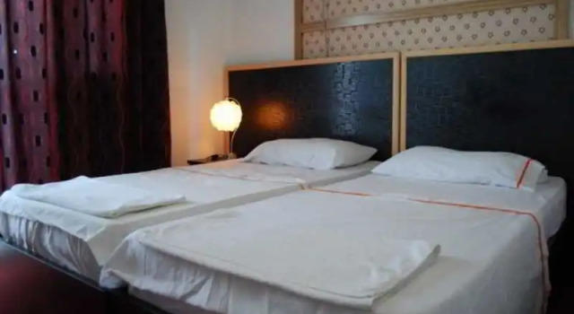 Hotel Elba, Rezerwuj Hotel Hotele w Durres County z parkingiem, Parking