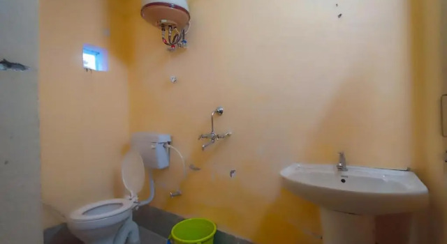 Кровать в общем номере Anna Hostel Tapovan