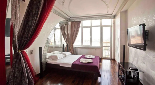 Deluxe Apartment Lukyanovsky