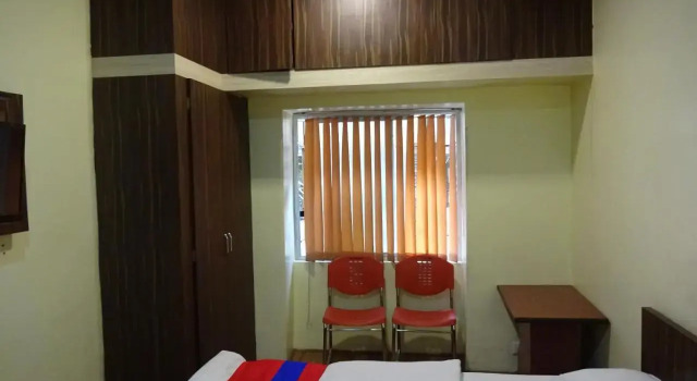OYO Rooms Sealdah Near Entally Market