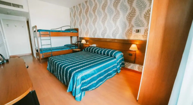 Семейный номер Standard с видом на море Hotel Continental