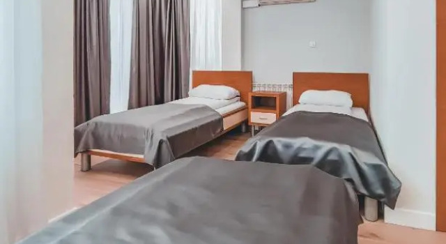Трёхместный номер Standard Motel West