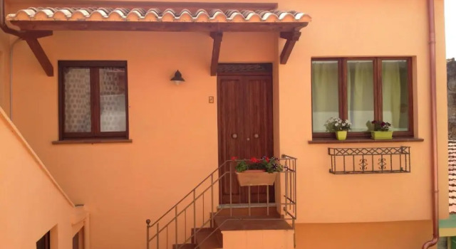 Ampio appartamento Sulcis Iglesiente Sardegna, Забронировать Апартаменты/квартира Отели в центре Гоннеза, в центре