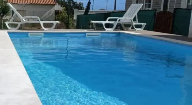 Коттедж Sesimbra 3 Bedrooms With Shared Pool