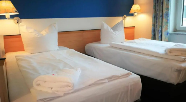 Трёхместный номер Standard Hotel NEAR BY
