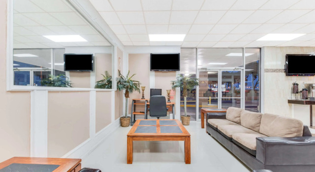 Days Inn & Suites Laredo Texas, Rezervovat Hotel Laredo Texas