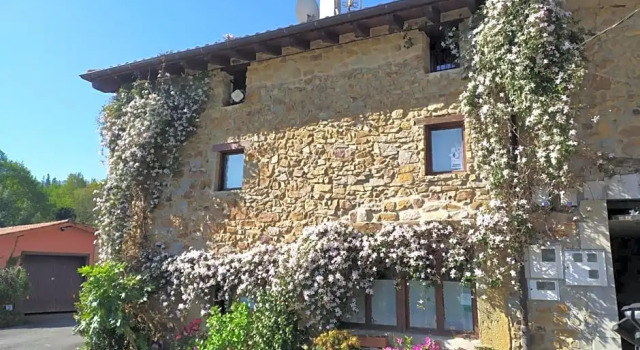 Eguzki B&B, Rezerwuj Bed and Breakfast Hotele w Baskonia z parkingiem, Parking