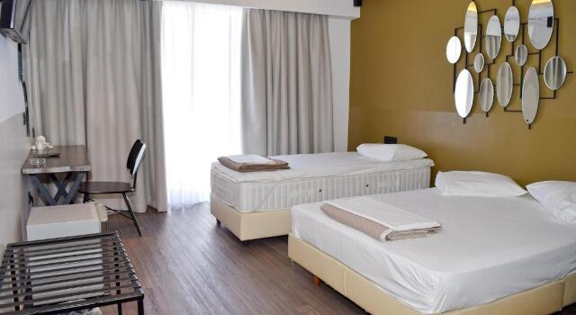 Adonis City Hotel