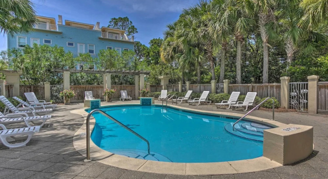 Апартаменты с 4 комнатами с балконом Santa Rosa Beach Haven w/ Rooftop + Pool Access