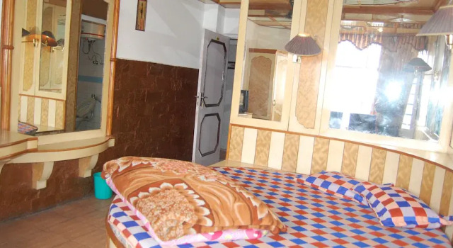 Номер Standard Hotel Gulmarg Regency