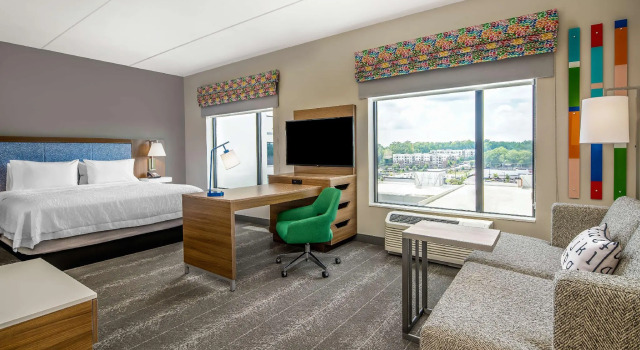 Двухместный люкс Hampton Inn & Suites Raleigh Midtown, NC