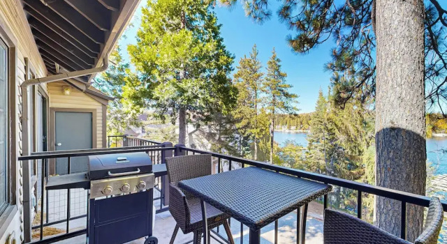 Апартаменты Lake Arrowhead Views! Condo w/ Shared Pool & Spa
