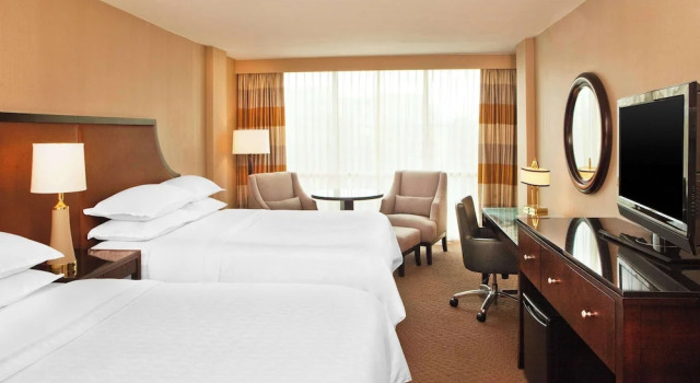 Четырёхместный номер Deluxe Courtland Grand Hotel, Trademark Collection by Wyndham former Sheraton Atlanta