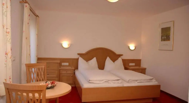 Hotel-Garni Almhof, Prenota Hotel Hotel a Tirolo con piscina, Piscina
