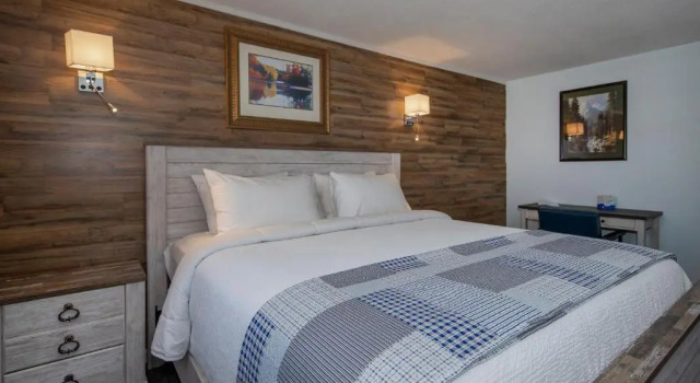 Standard Doppel Zimmer mit Bergblick Silver Ridge Lodge