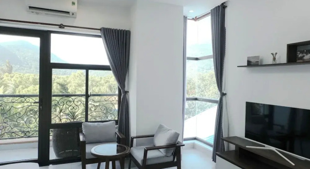 Двухместный номер Deluxe с балконом и с видом на горы Nam Hai Con Dao Hotel