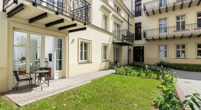 Atrium - Old Town Luxury Apartments - by Upstairs, Забронировать Апартаменты/квартира Апартаменты Кракова, рядом с Church of the Holy Apostles Peter and Paul, Апартаменты/квартира