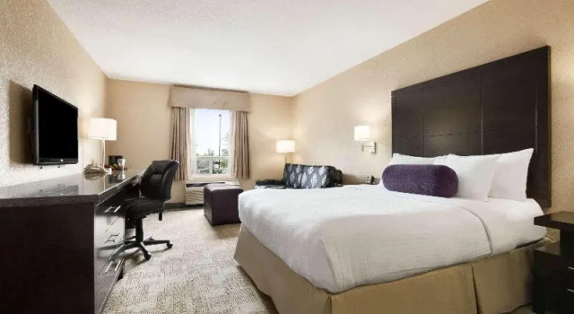Номер Standard Prairie Crest Calgary Airport by IHG