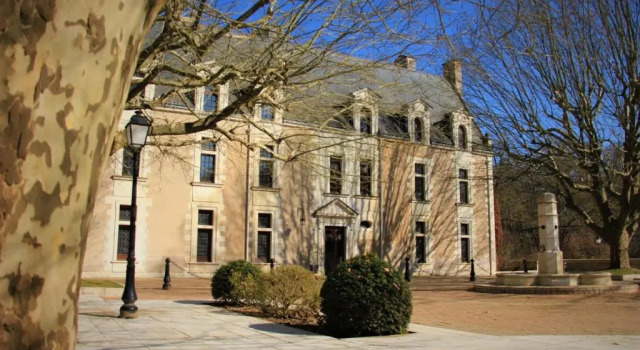 Château de la Menaudière, Rezerwuj Hotel  