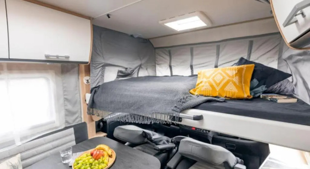 Camper Wohnmobil Sunlight I68, Забронировать Отель Отели Attergau с парковкой, Парковка