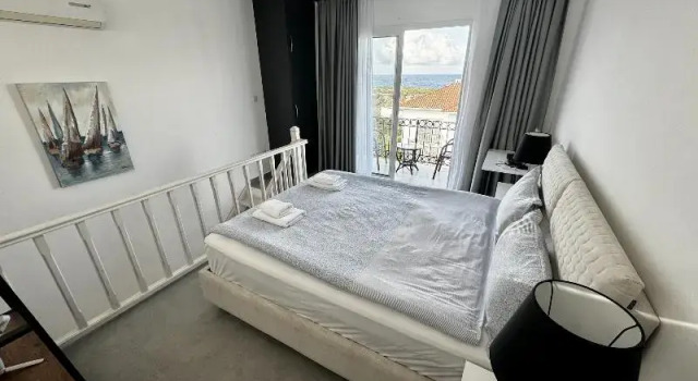 Кровать в общем номере (женский номер) Sea Magic by Carrington Apartment hotel