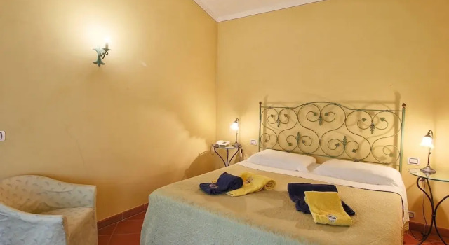 Коттедж Classic Expensive Villa With Tennis Court in Sinalunga