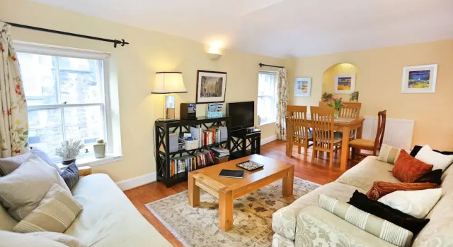 Wonderful Central Edinburgh Apartment
